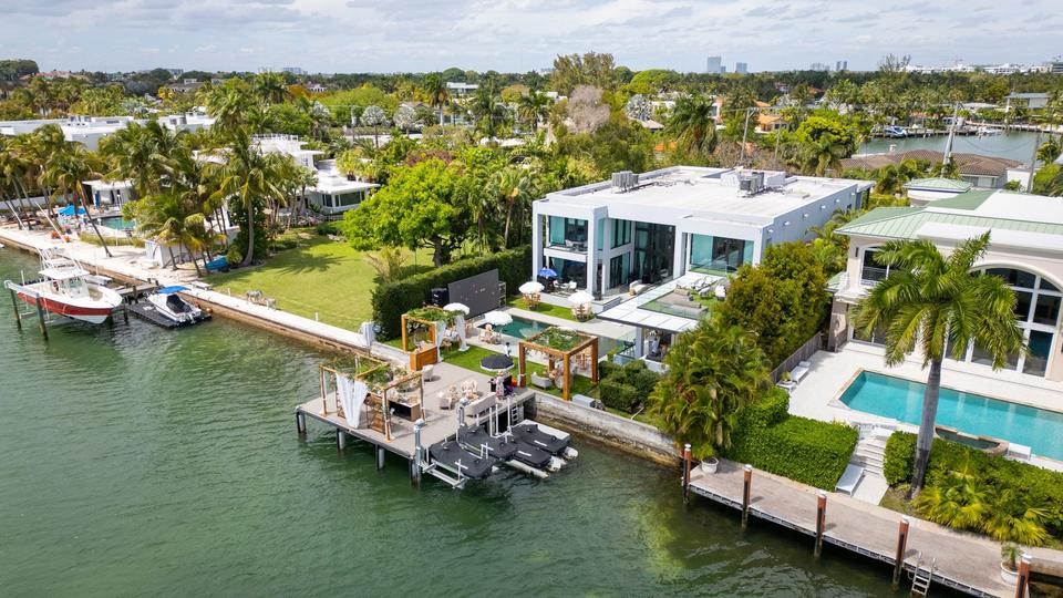 Aerial view of waterfront villas and docks, Miami