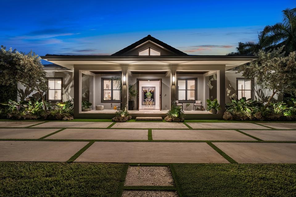 Villa Banyan main house at dusk