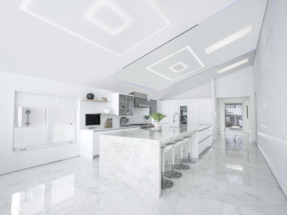 Kitchen and dining area, Beach Bungalow, Miami