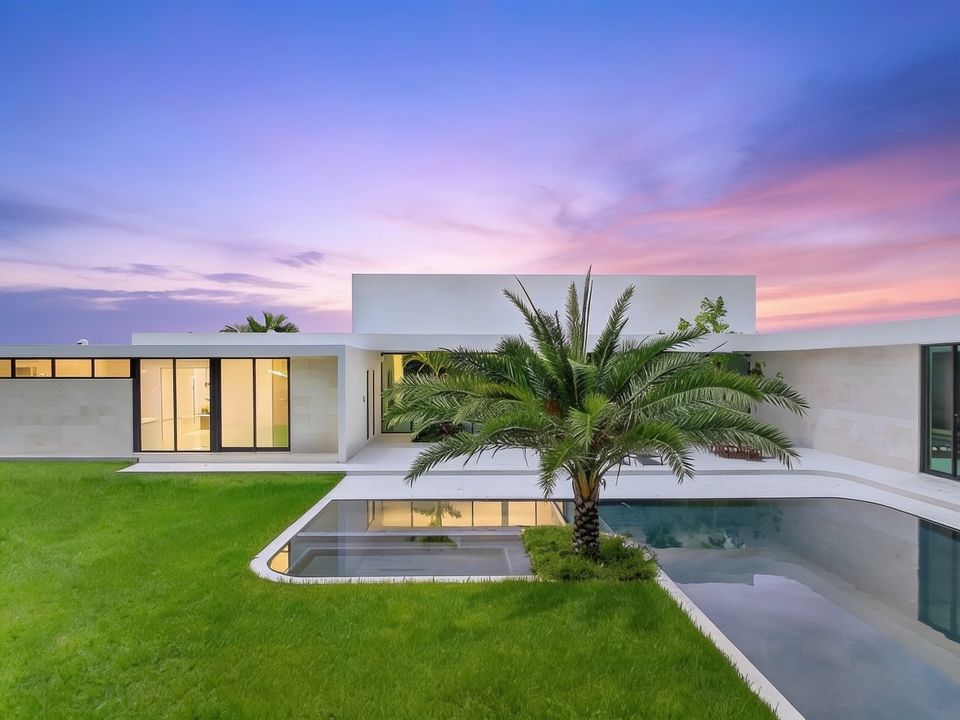 Front lawn and palm at twilight, Villa Verano, Southwest Ranches