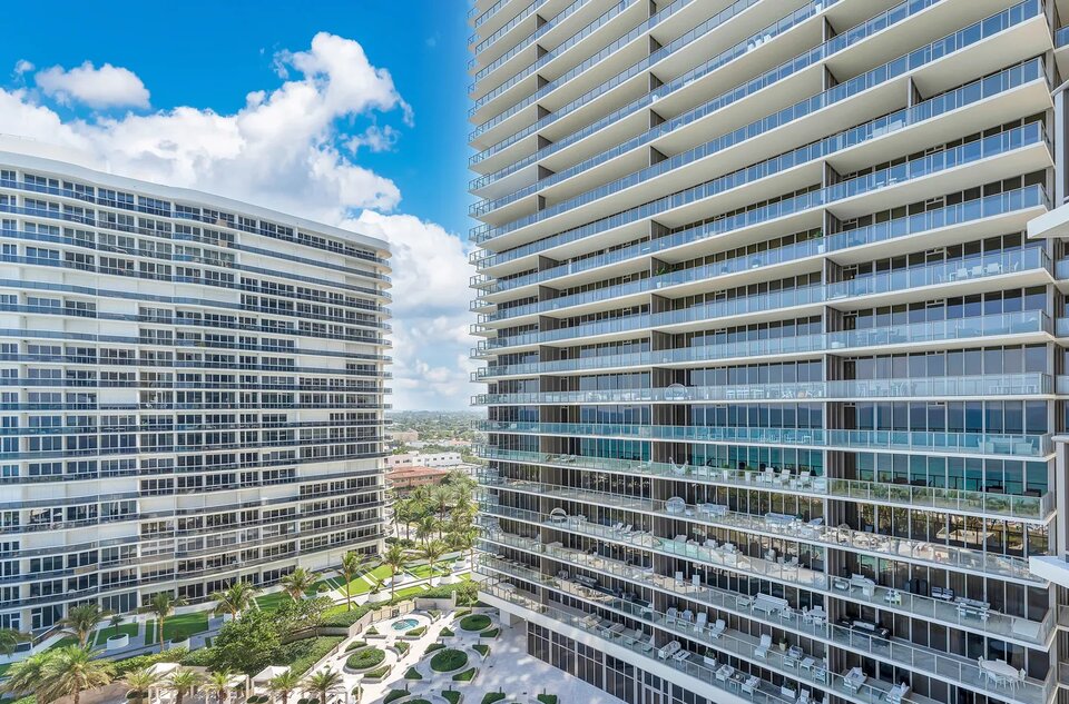 Atlantic Suite Floor 10 at St. Regis Bal Harbour, photo 3