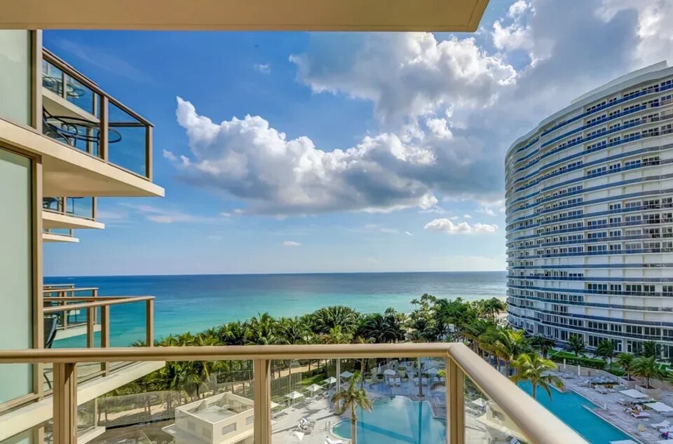 Atlantic Suite Floor 8 at St. Regis Bal Harbour
