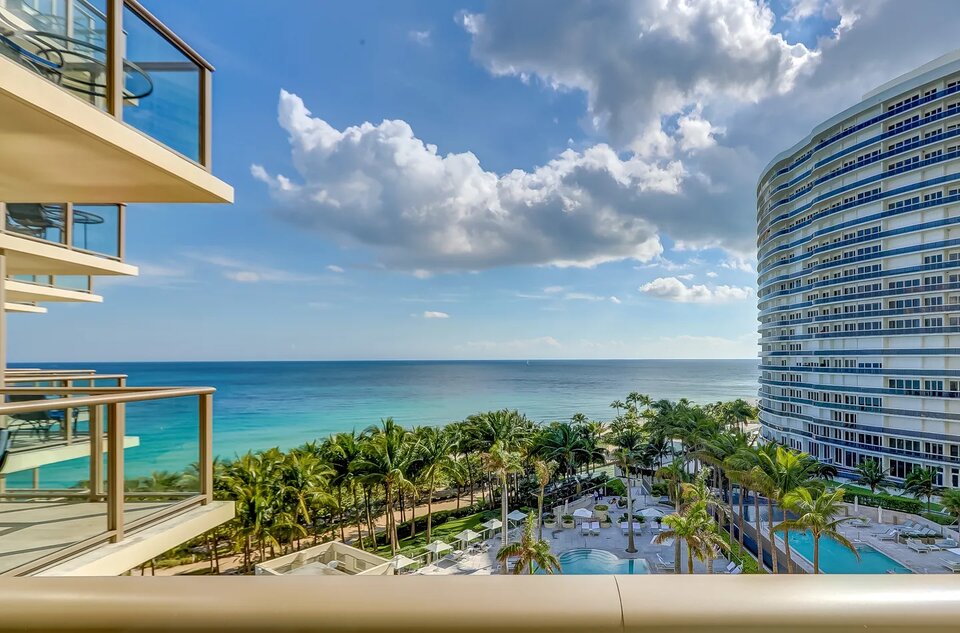 Atlantic Suite Floor 8 at St. Regis Bal Harbour, photo 3