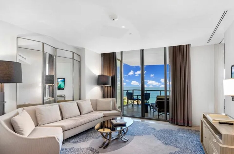 Atlantic Suite Floor 9 at St. Regis Bal Harbour, photo 2
