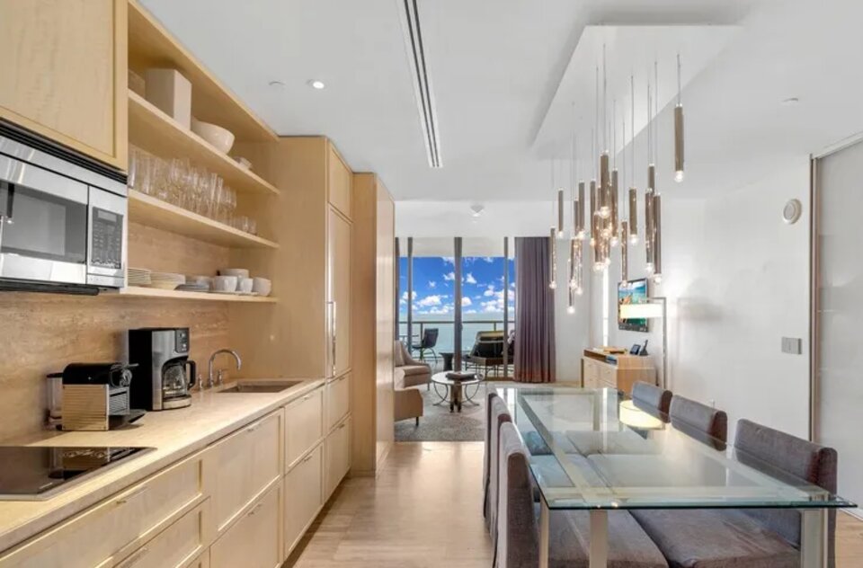 Atlantic Suite Floor 9 at St. Regis Bal Harbour, photo 6